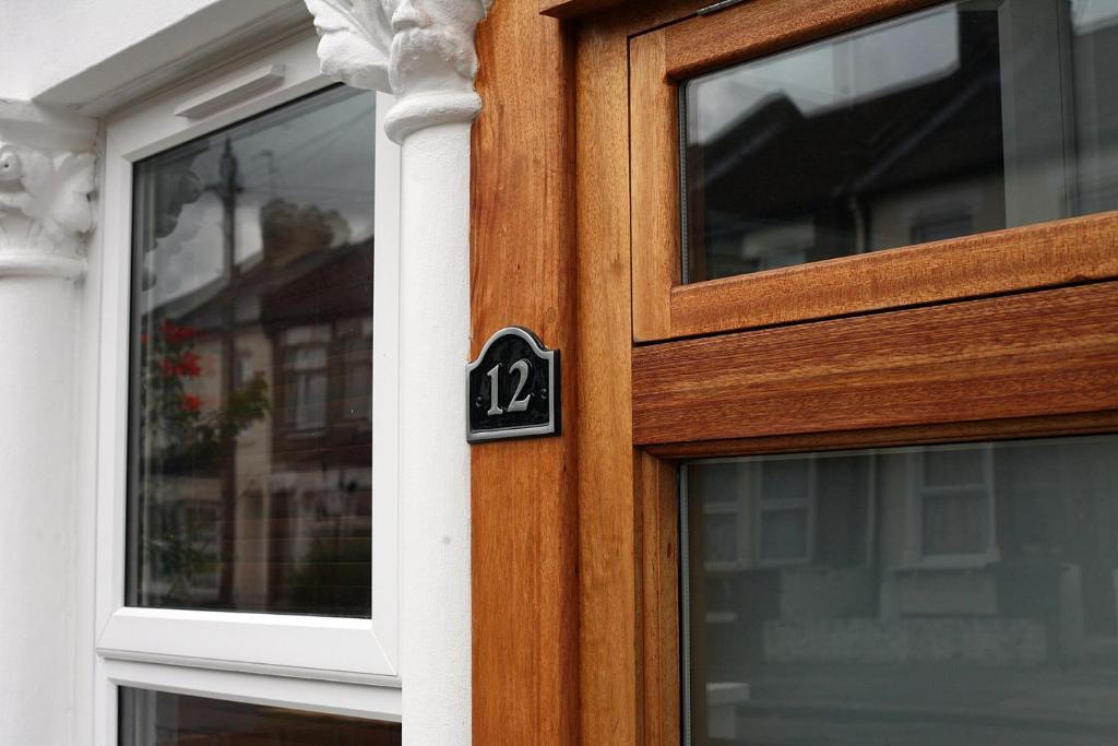 London Malvern Road Rooms To Let المظهر الخارجي الصورة